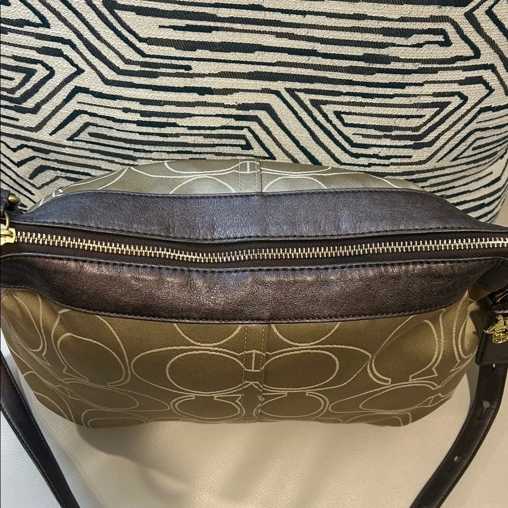 Coach Mia Convertable Shoulder Bag - Picture 3 of 16
